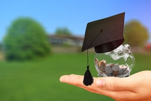 Learn to apply for the John Kinghorn Scholarship in Engineering